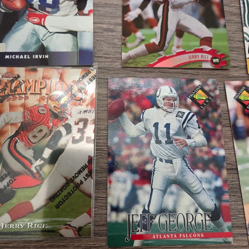 Vintage NFL Football Cards Lot #1 of 25 Montana, S.Young  D.Sanders Jerry Rice